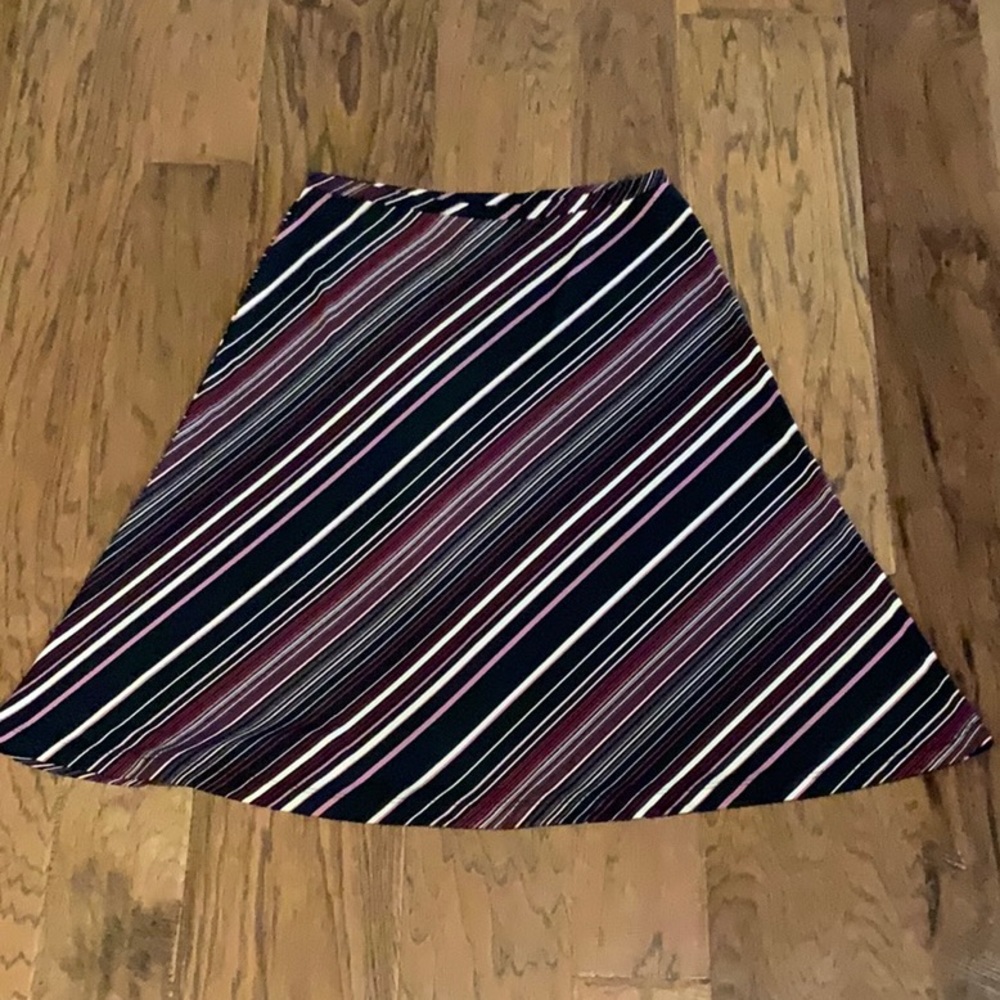 Skirt size s
